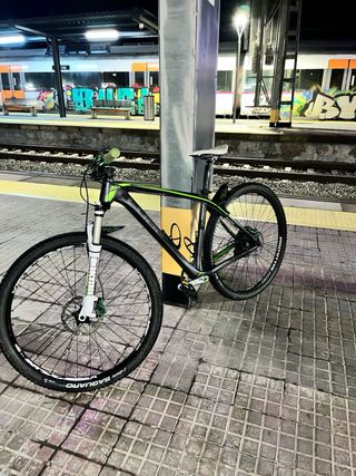 Bicicleta Cube Reaction Pro Carbono 10,5kg