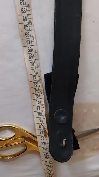 Cintura nera con decoro gioiello