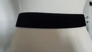 Cintura nera con decoro gioiello