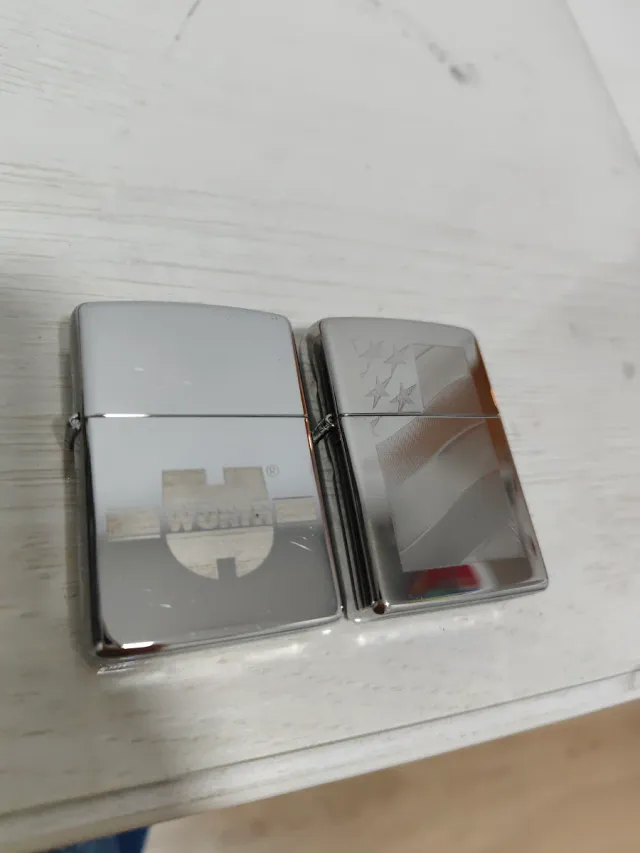 Accendino Zippo argentato