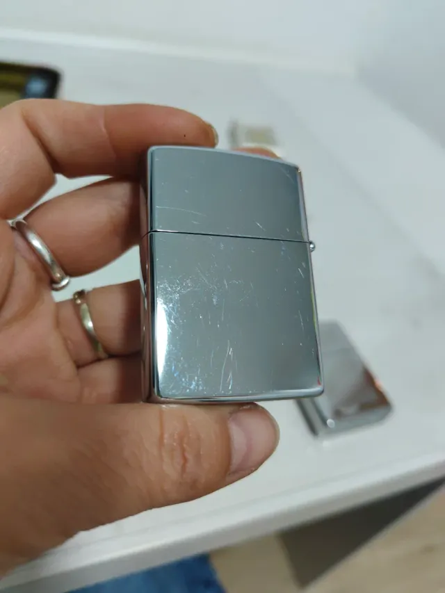Accendino Zippo argentato