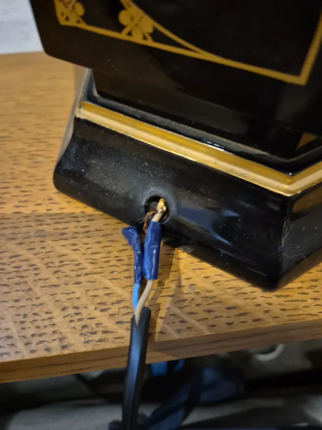 Lampada esagonale laccata dipinta a mano