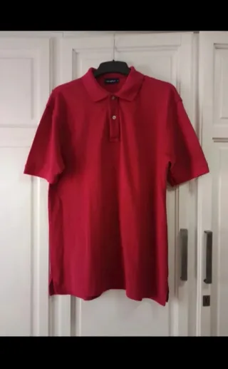 Polo rojo marca Dustin