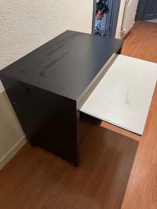 Scrivania con ruote nera