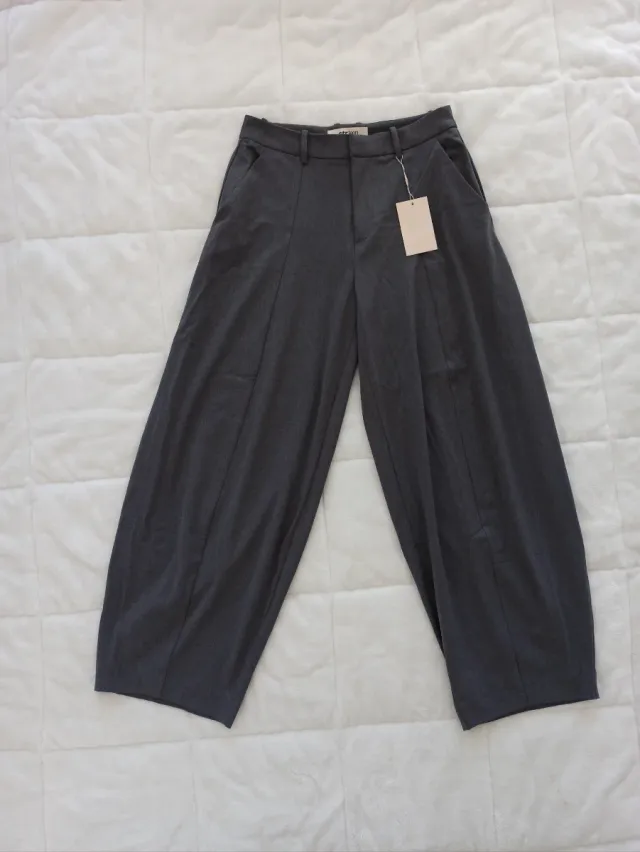 Pantalón elegante gris