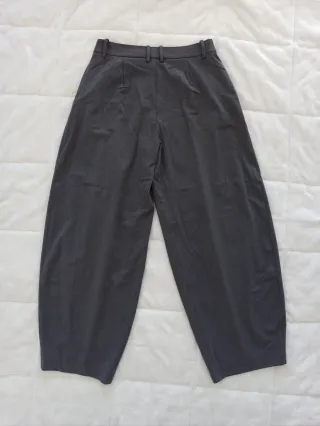 Pantalón elegante gris