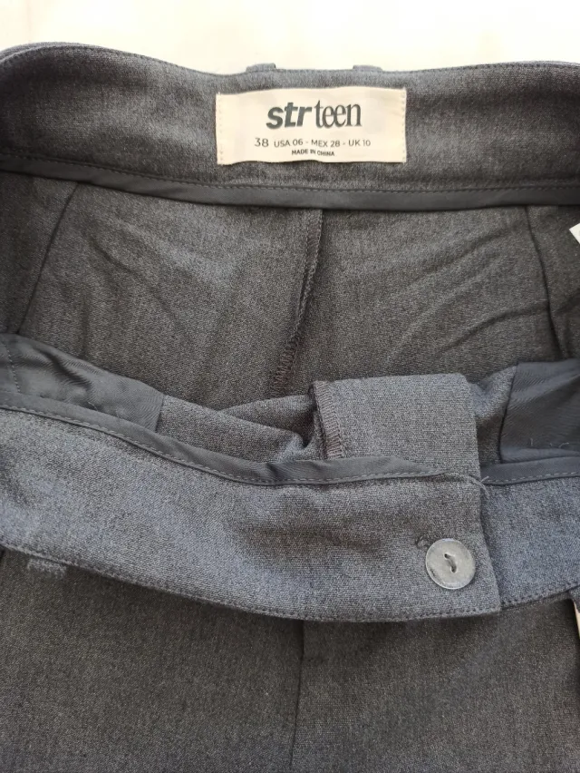 Pantalón elegante gris