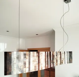 Lámpara de techo de cristal y madera