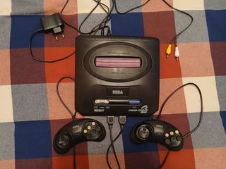 Consola Sega Mega Drive 2 Japonesa + 2 Comandos