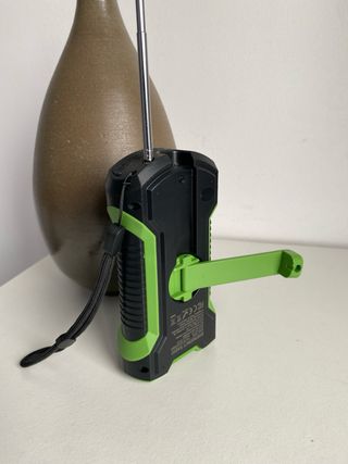 Radio de emergencia solar y SOS