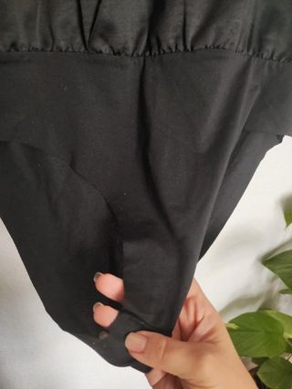 Body negro satinado escote pico Zara fiesta evento
