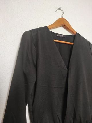 Body negro satinado escote pico Zara fiesta evento