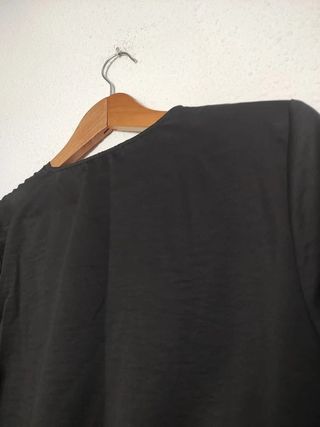 Body negro satinado escote pico Zara fiesta evento