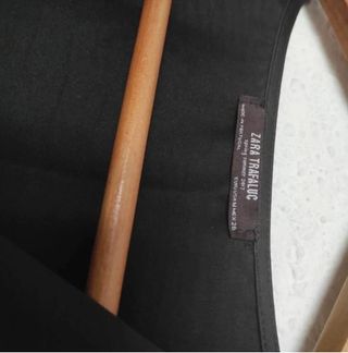 Body negro satinado escote pico Zara fiesta evento