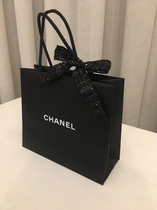 Busta Chanel con fiocco