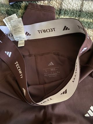 Conjunto deportivo Adidas T:L Techfit marrón