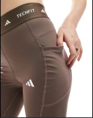 Conjunto deportivo Adidas T:L Techfit marrón
