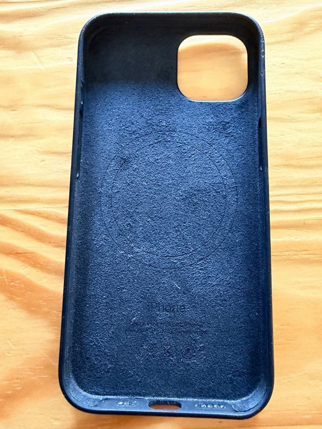 Custodia Apple MagSafe nera per iPhone 13