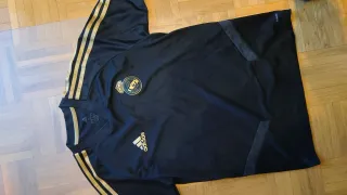 Camiseta Real Madrid Adidas Negra y Dorada Talla S