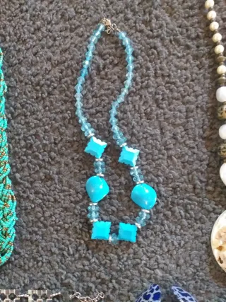 Lote bisutería, correa reloj y pulseras deportivas