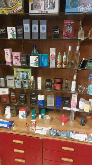 productos de drogueria y cuchillas de afeitar