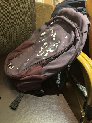 Mochila Puma azul oscuro en buen estado