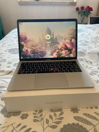 MacBook Air 2019 16GB RAM Un anno di antivirus gratuito