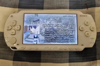 PSP Blanca Completa con Caja y Juego
