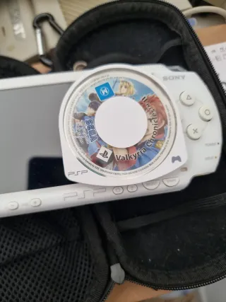 PSP Blanca Completa con Caja y Juego