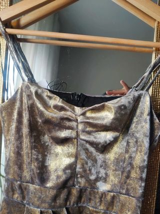 Vestido de fiesta dorado ZARA terciopelo navidad
