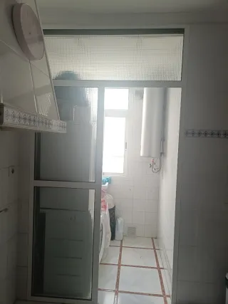 Cierre aluminio y cristal con puerta