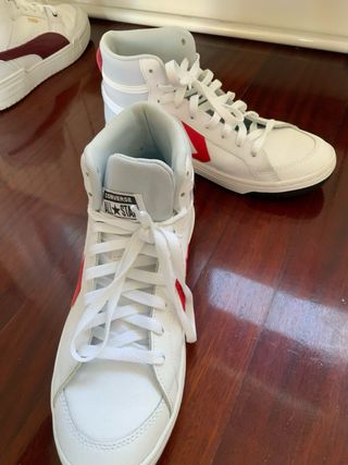 Converse Blancas y Rojas Talla 42