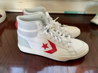 Converse Blancas y Rojas Talla 42