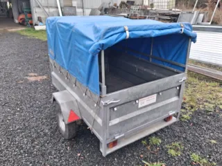 Remolque con lona