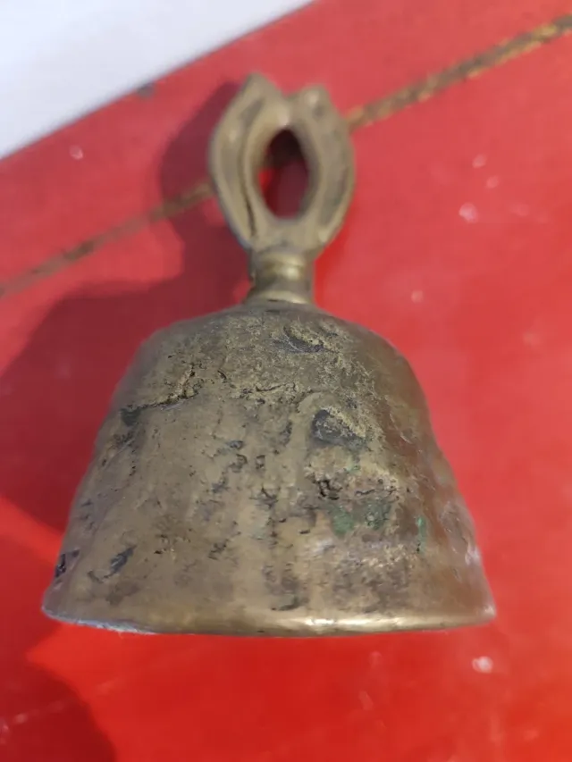 Campana di rame antica