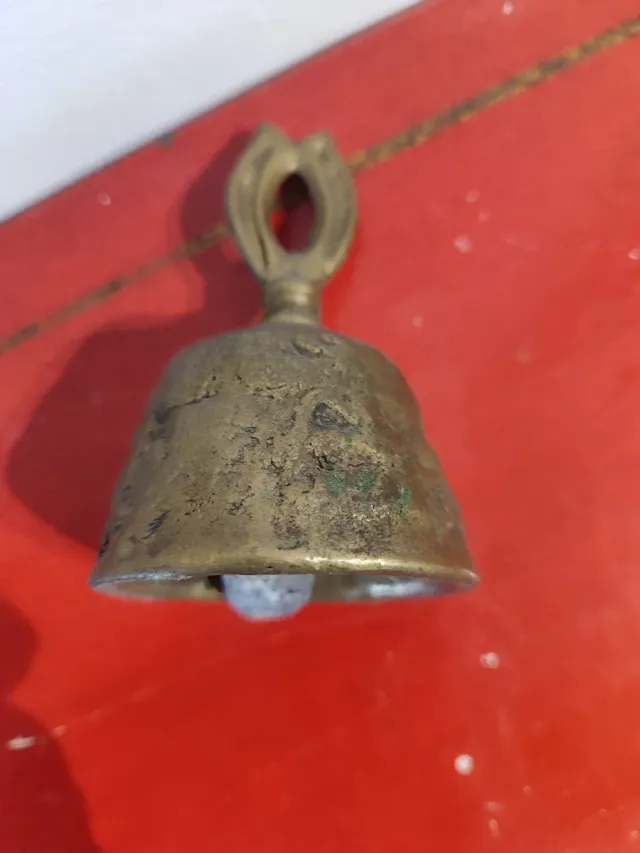 Campana di rame antica