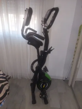 Bicicleta Estática Negra y Verde