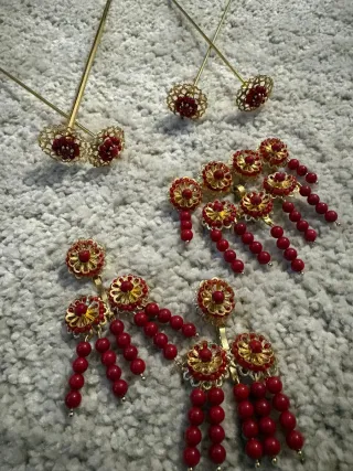 Aderezo de coral y oro