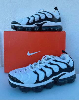 Nike Vapormax Plus Blanco y Negro