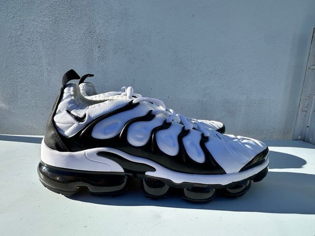 Nike Vapormax Plus Blanco y Negro