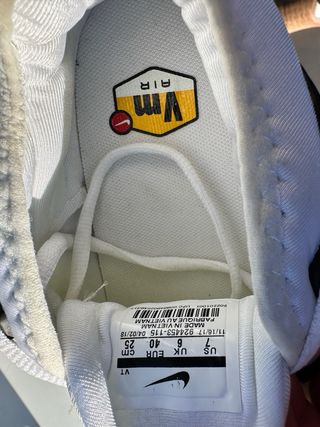 Nike Vapormax Plus Blanco y Negro