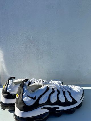 Nike Vapormax Plus Blanco y Negro