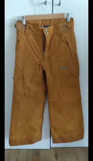 Ropa de nieve; chamarra, pantalones,gooro y guante