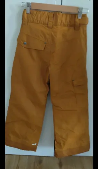 Ropa de nieve; chamarra, pantalones,gooro y guante