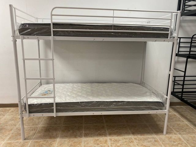 Litera metálica blanca con 2 colchones