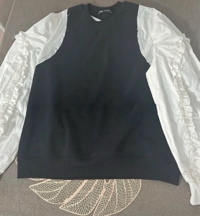 Sudadera Zara Negra y Blanca Talla S