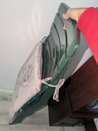 Silla plegable verde y gris