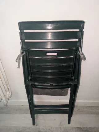 Silla plegable verde y gris