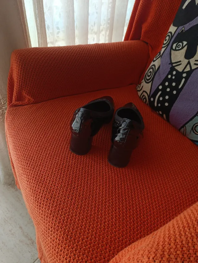 Zapatos salón charol Pitillos T.39