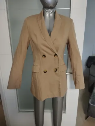 Americana Stradivarius Talla S Beige